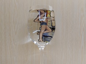 高脚杯 美女 加水效果