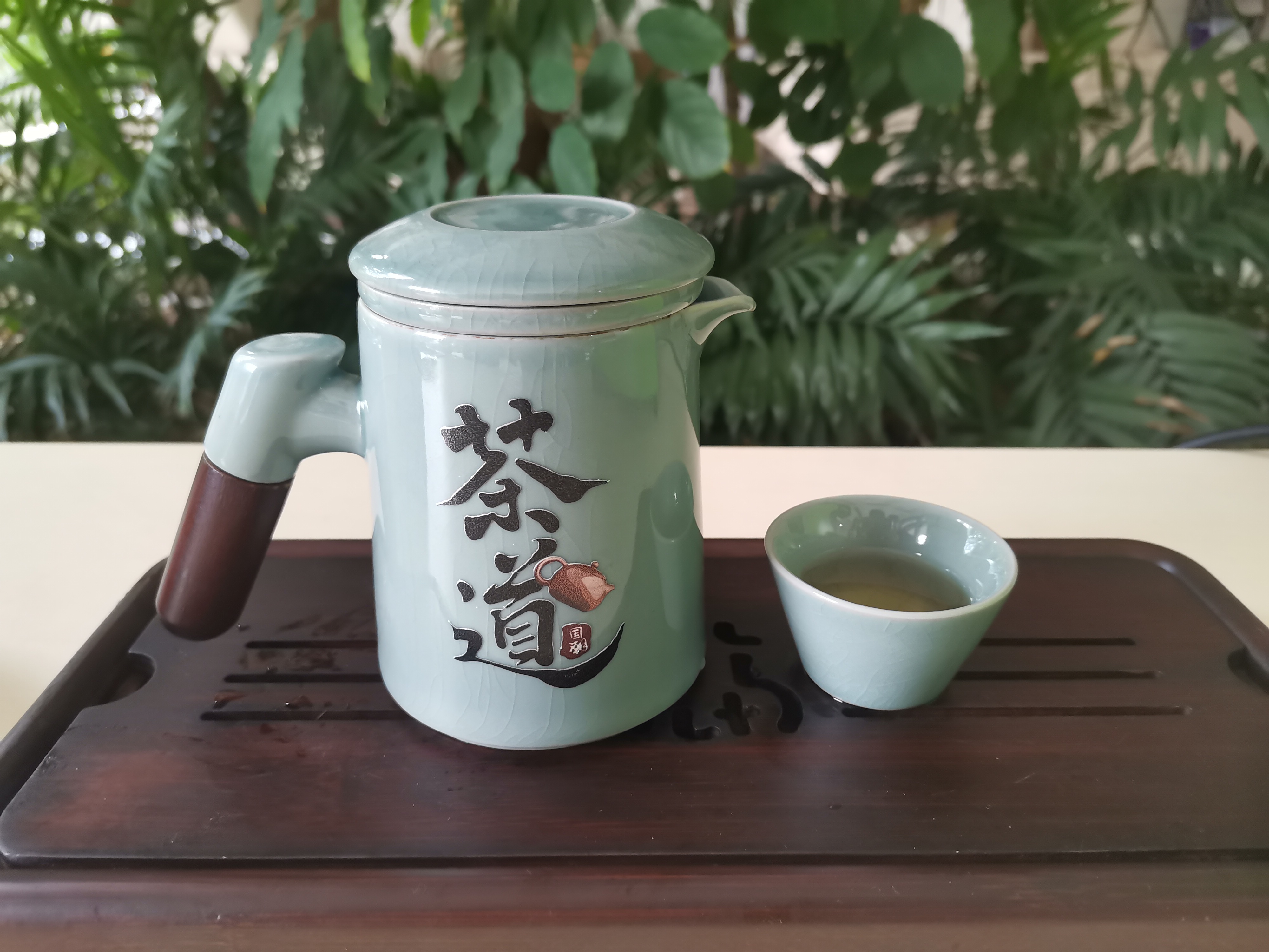 青瓷杯的专属Logos，标识，标徽的热转印定制 heat transfer decals foil for celadon cup