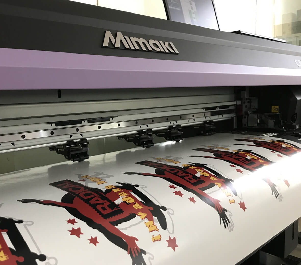 用靓贴(HTW-300S4)及Mimaki CJV150制作T-恤，变的更简单，更高效。